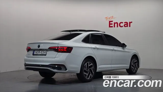 Volkswagen Jetta 2024 thumb 2