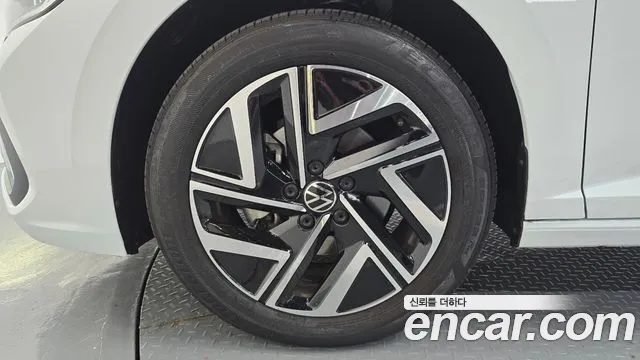 Volkswagen Jetta 2024 thumb 5
