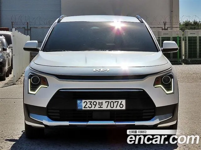 Kia Niro 2023 thumb 3