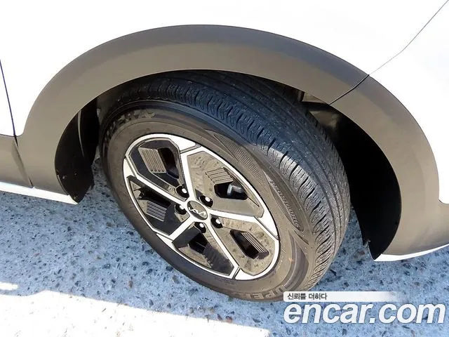 Kia Niro 2023 thumb 5