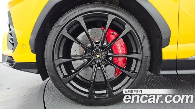 Lamborghini Urus 2020 thumb 5
