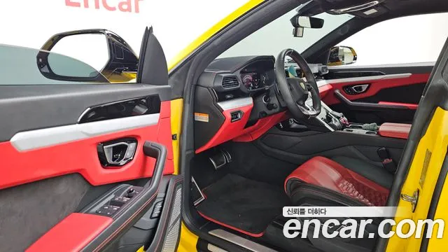 Lamborghini Urus 2020 thumb 10