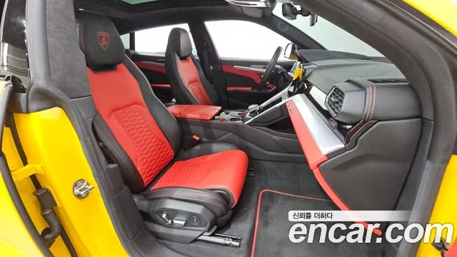 Lamborghini Urus 2020 thumb 11