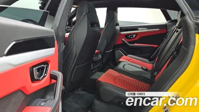 Lamborghini Urus 2020 thumb 12