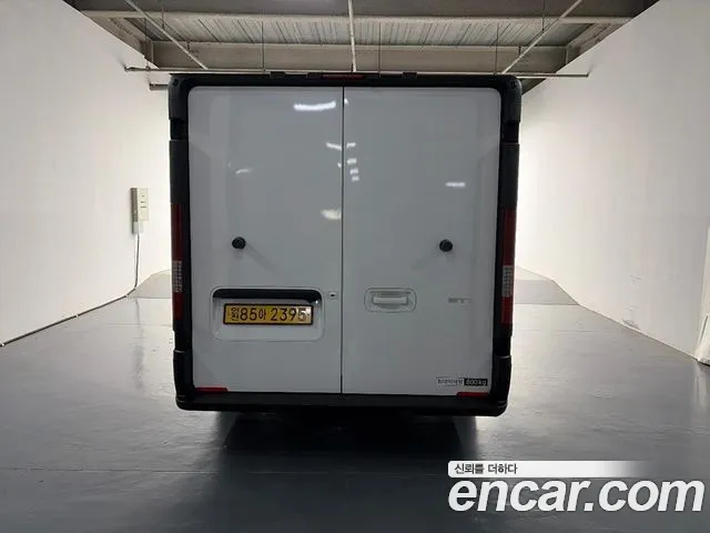 Hyundai Staria 2024 thumb 4