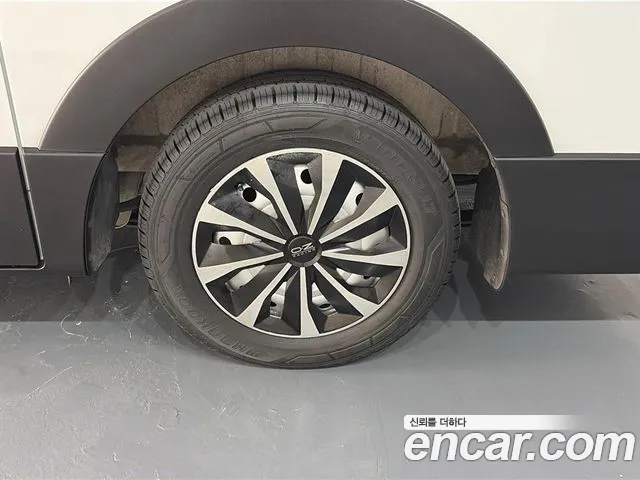 Hyundai Staria 2024 thumb 7