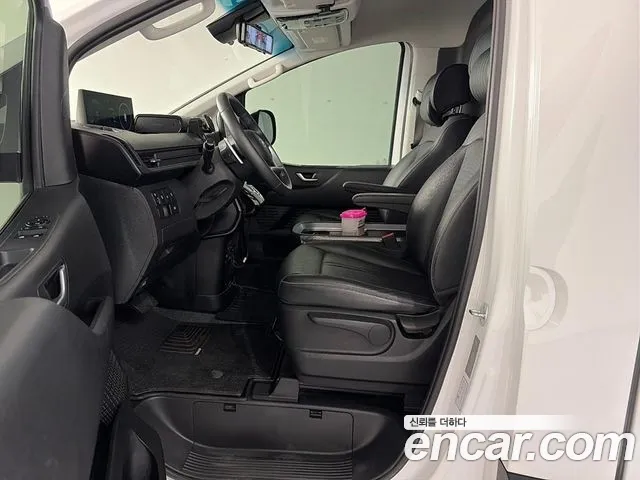 Hyundai Staria 2024 thumb 10
