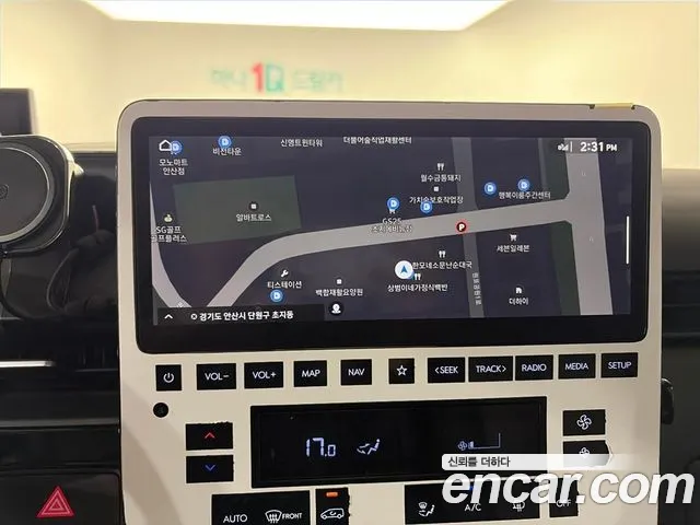 Hyundai Staria 2024 thumb 12