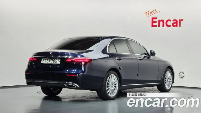 Mercedes-Benz E-Класс 2022 thumb 2