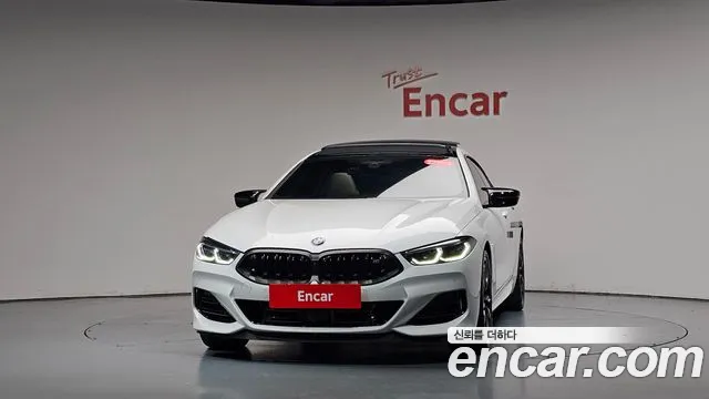 BMW 8-Series 2025 thumb 2