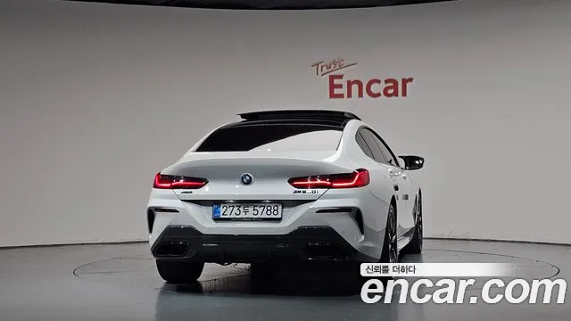 BMW 8-Series 2025 thumb 3
