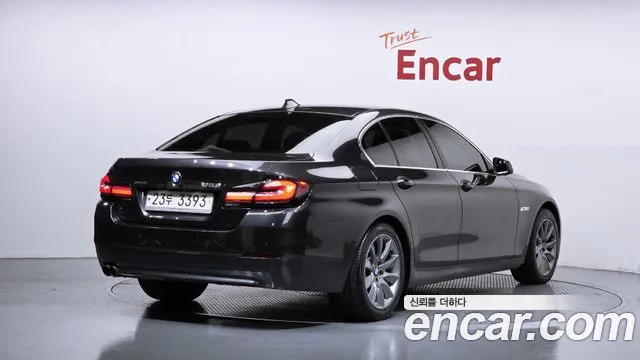 BMW 5-Series 2013 thumb 2