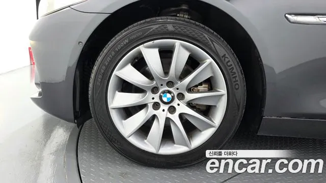 BMW 5-Series 2013 thumb 5