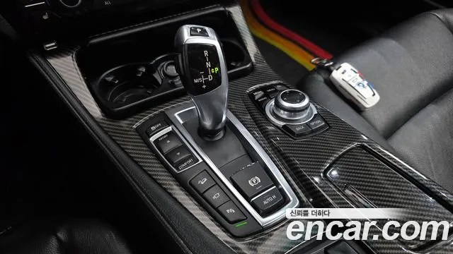 BMW 5-Series 2013 thumb 9