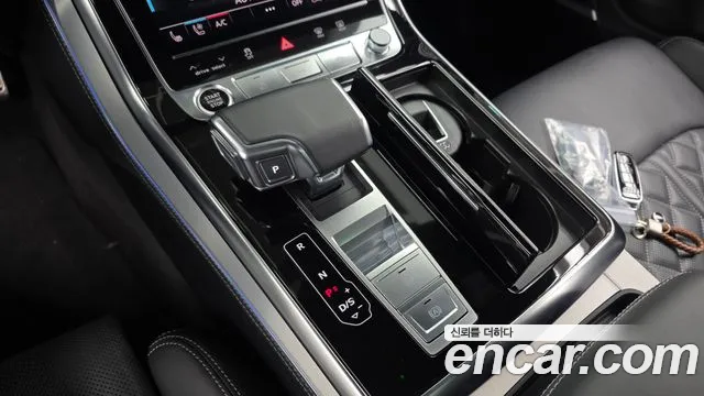 Audi Q7 2022 thumb 9