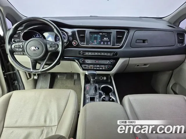 Kia Carnival 2019 thumb 5