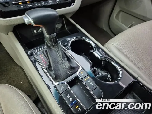Kia Carnival 2019 thumb 8