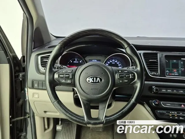 Kia Carnival 2019 thumb 9