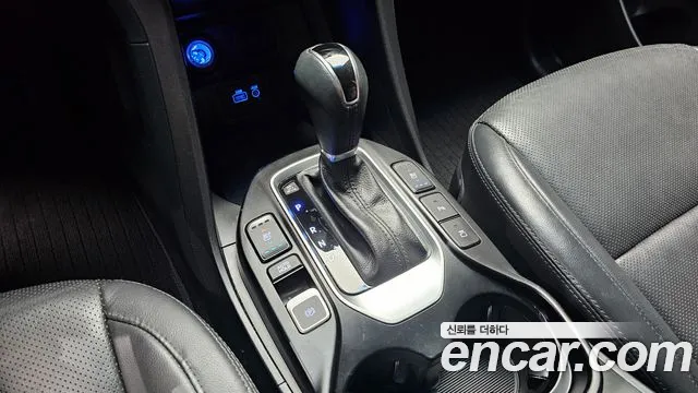 Hyundai Santa Fe 2016 thumb 9