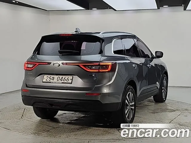Renault-KoreaSamsung Koleos 2016 thumb 4