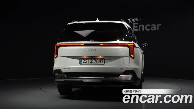 Kia Carnival 2024 thumb 4