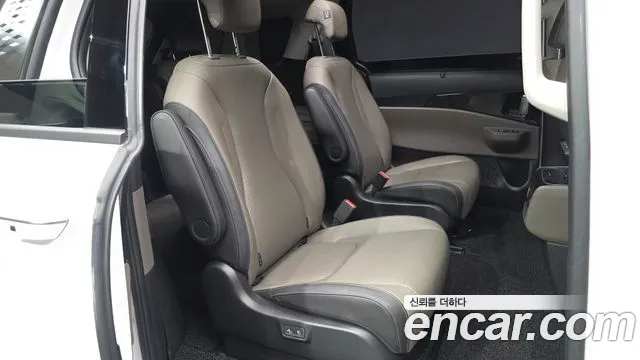 Kia Carnival 2024 thumb 12