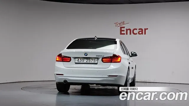 BMW 3-Series 2015 thumb 3