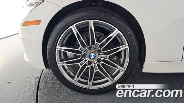 BMW 3-Series 2015 thumb 4