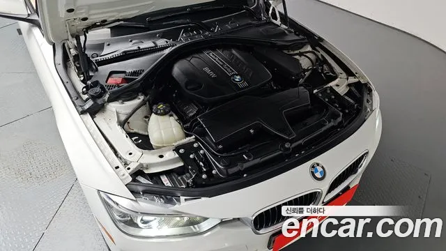 BMW 3-Series 2015 thumb 5