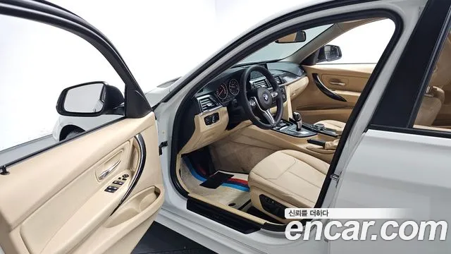 BMW 3-Series 2015 thumb 9