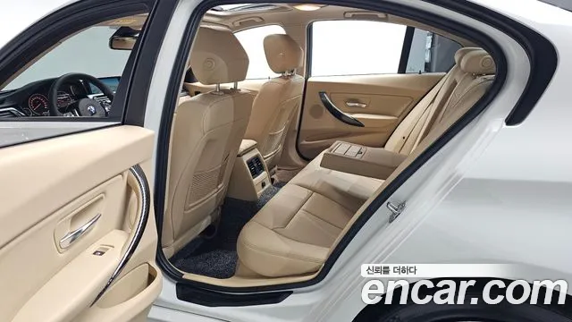 BMW 3-Series 2015 thumb 11