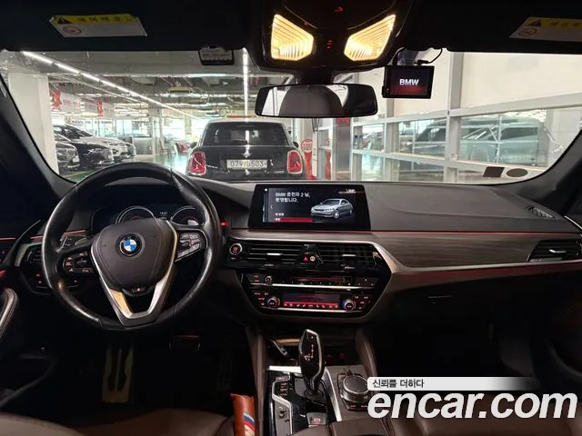 BMW 5-Series 2017 thumb 6