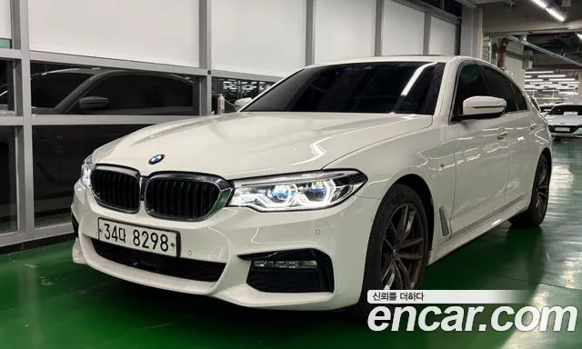 BMW 5-Series 2017 thumb 11