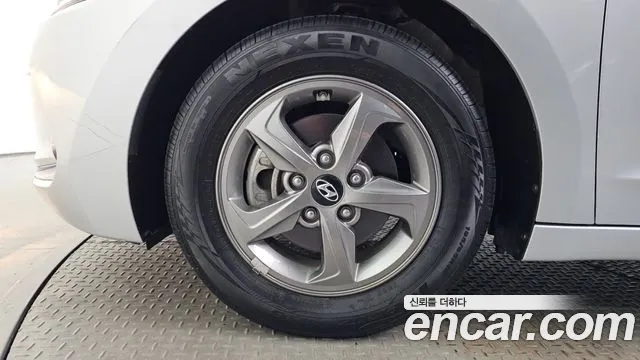 Hyundai Avante 2016 thumb 5