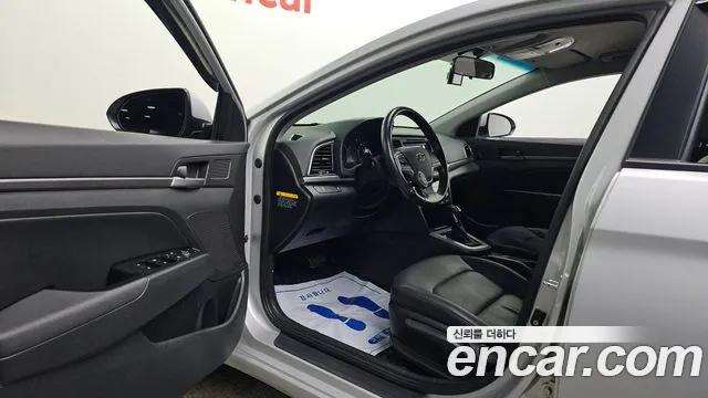 Hyundai Avante 2016 thumb 10