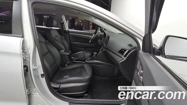 Hyundai Avante 2016 thumb 12