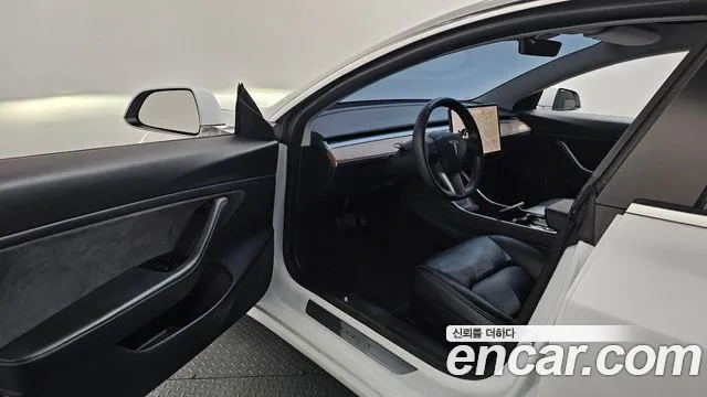 Tesla Model 3 2020 thumb 10