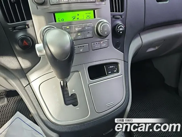 Hyundai Starex 2012 thumb 8
