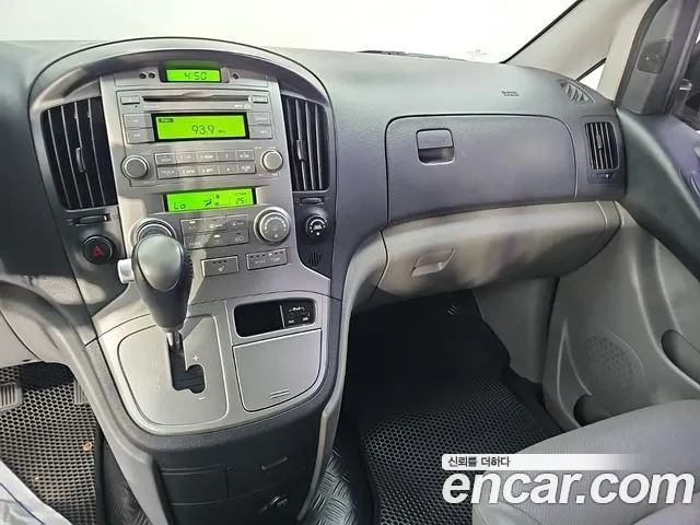 Hyundai Starex 2012 thumb 10