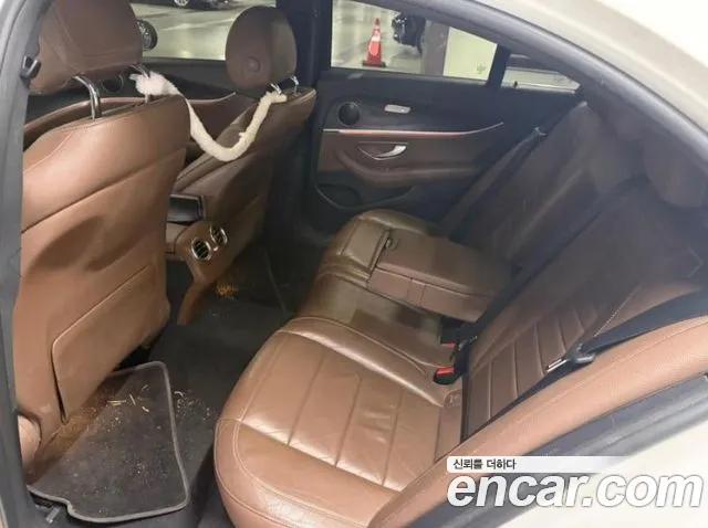 Mercedes-Benz E-Класс 2017 thumb 9