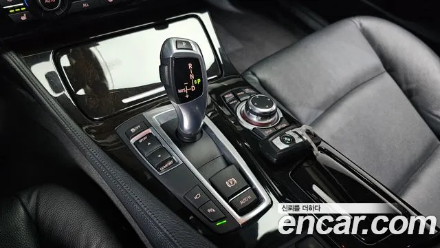 BMW 5-Series 2013 thumb 8