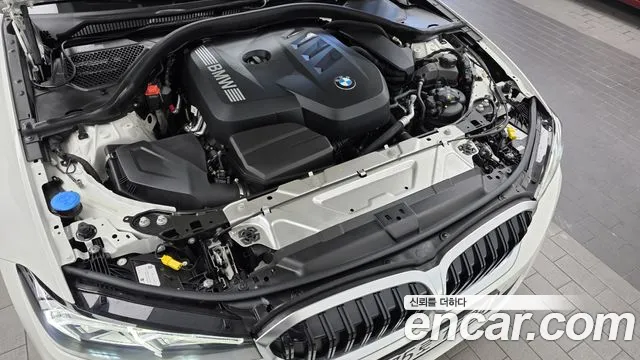 BMW 3-Series 2025 thumb 6