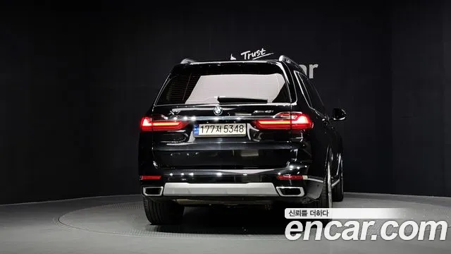 BMW X7 2021 thumb 4