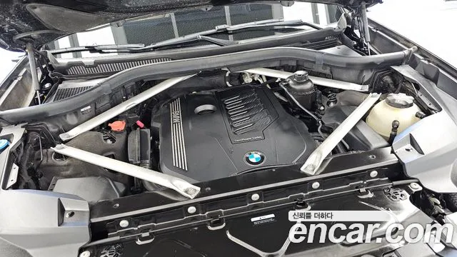 BMW X7 2021 thumb 6