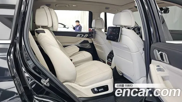 BMW X7 2021 thumb 11