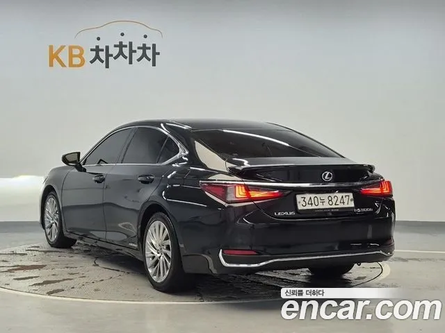 Lexus ES 2020 thumb 2