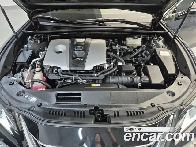 Lexus ES 2020 thumb 5