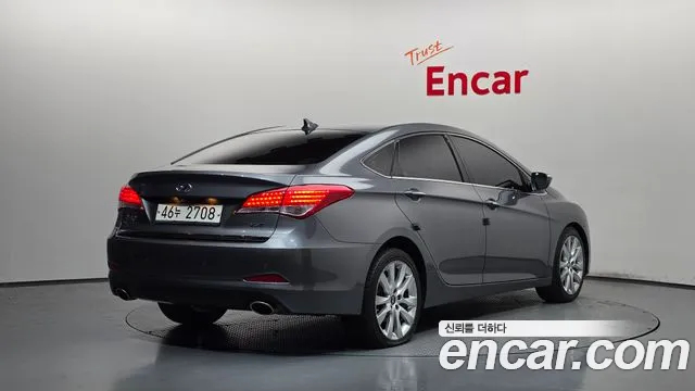 Hyundai i40 2012 thumb 2