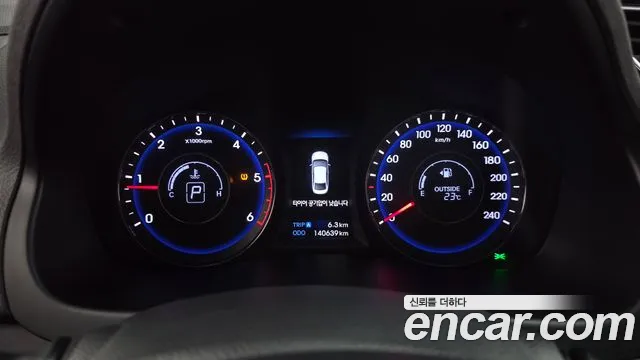 Hyundai i40 2012 thumb 8