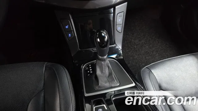 Hyundai i40 2012 thumb 9